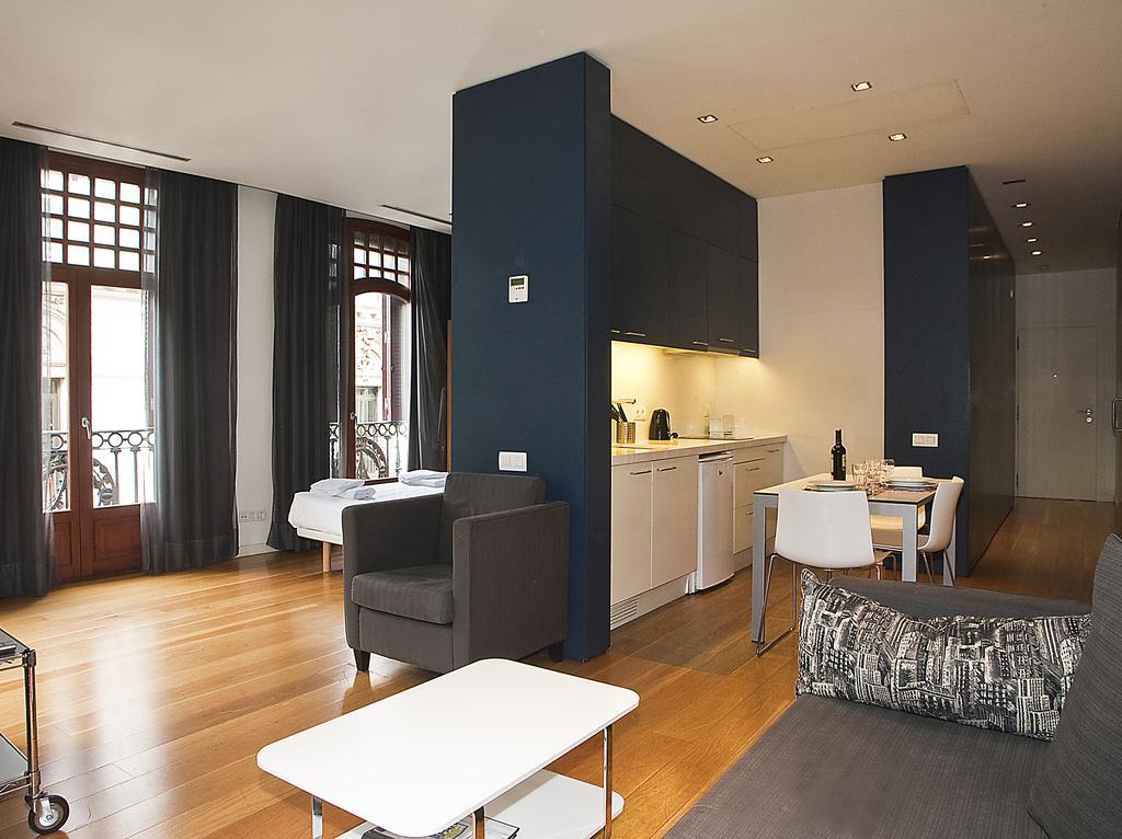Las Ramblas Suites Barcelona Værelse billede