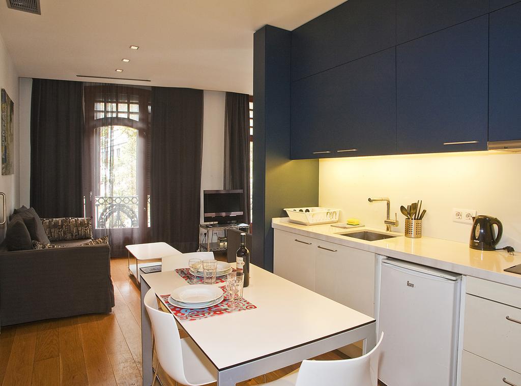 Las Ramblas Suites Barcelona Værelse billede