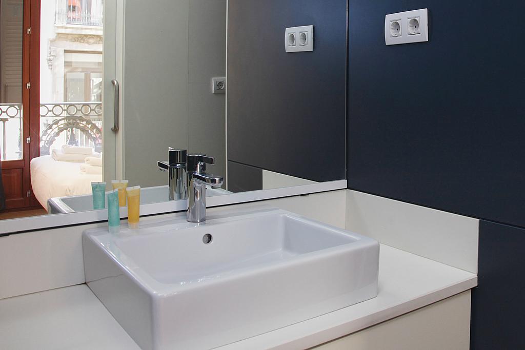 Las Ramblas Suites Barcelona Eksteriør billede